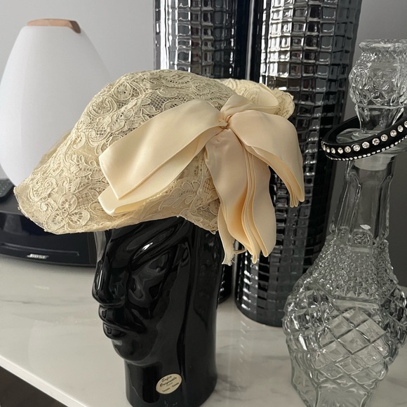 Rare museum quality 1930s bridal hat Chantilly lace and ribbons cream - Picture 12 of 15